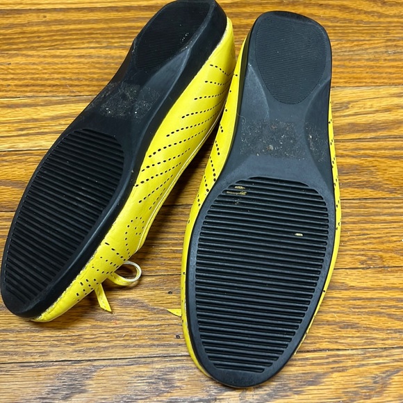 🌸3/$30🌸2/$15❤️5/$25❤️ HEAVENLY COMFORT | yellow perforated slip-ons/flats - Picture 7 of 8